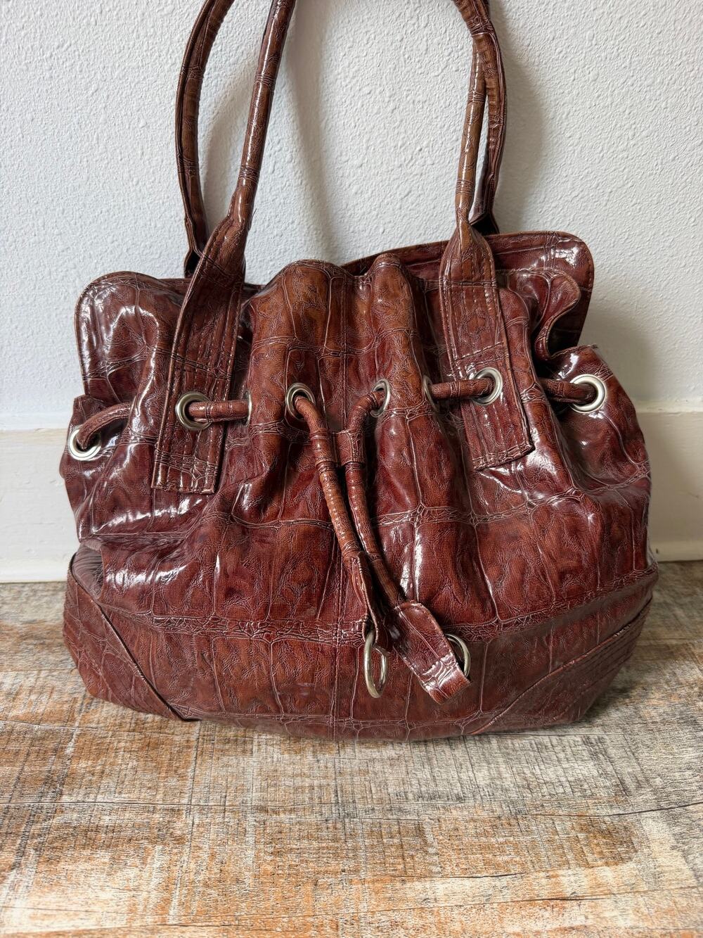 Vintage Faux Croc Embossed Patent Leather Drawstring Handbag Y2K Chocolate Brown